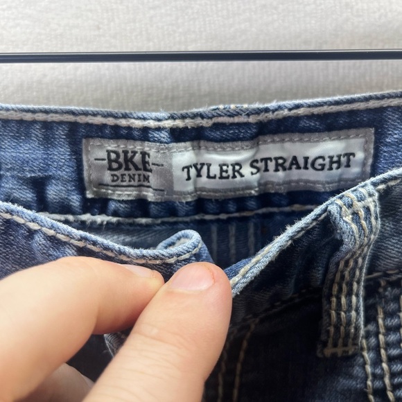 BKE Buckle Tyler Straight Leg Jeans Mens 32R Stretch Denim Blue Wide Stitch 1941 - Picture 2 of 10